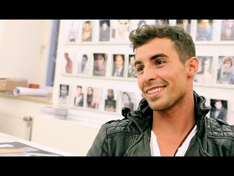 Easywriters TV “Hi5″ meets Dario Carlucci