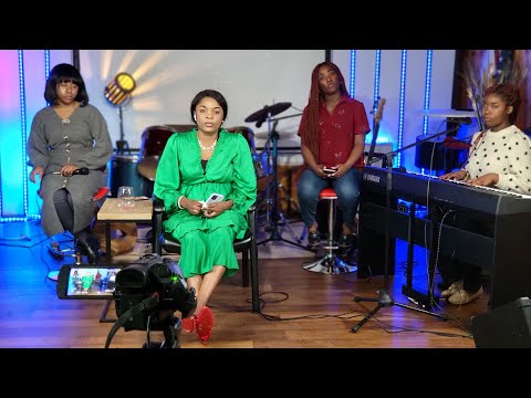 Moment d'adoration avec la soeur Naissene Mulenda