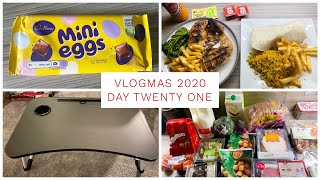VLOGMAS 2020 - DAY 21 - WORKING, NANDOS TAKEAWAY & MORE CHRISTMAS FOOD SHOPPING
