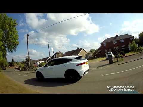 Skiptech H2000FM vs Duette CB40FM CB27/81 UK FM CB radio handheld -  field test