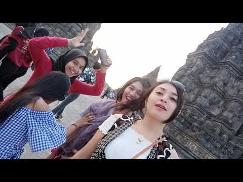 Gege Fransiska Ke Candi Prambanan The bambang's Familly
