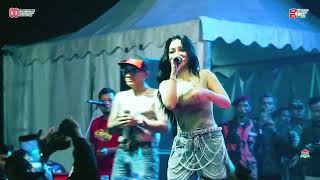 Download lagu THE MOMENT WHEN THE HOHO VILLAGE HEAD TAKES OFF HIS SHIRT - PINK LOVE - LALA WIDY - BREBES BERES ... mp3