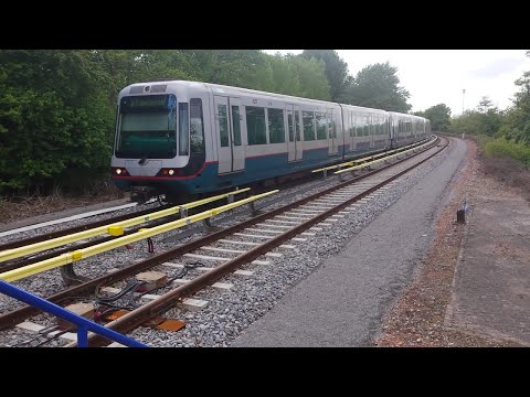 RET Metro Combi Type S+B (5406-5320-5339) op station Poortugaal (lijn D), Rotterdam
