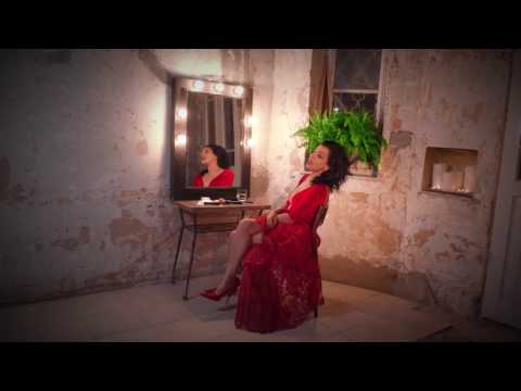 Video thumbnail for Bdiduti Hanehederet (Mishehu Ohev Oti) - (בדידותי הנהדרת (מישהו אוהב אותי