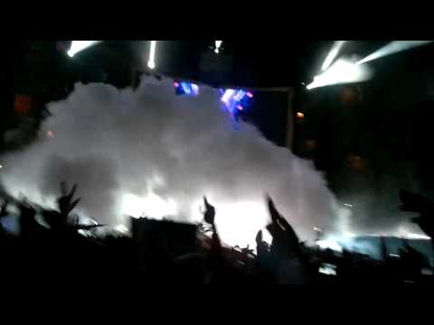 SHM playin' Steve Angello pres. Who's Who - Yeah w/ Steve Angello - Knas @ Tomorrowland 2012