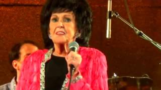 Wanda Jackson 2017 80 years young and still Rock and Rollin.TnT Band Rocks . Com
