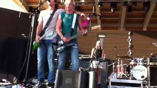 R5 performing Fallin' for You & Cali Girls in Aurora, IL on