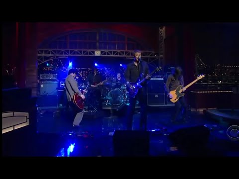 QOTSA being the tightest band ever for 10 minutes...