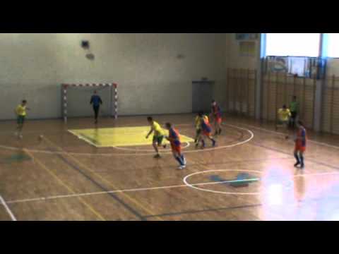 [29.12.10r]HTPN Limanowa kat. Juniorzy Starsi: Płomień - Zalesianka (1 połowa)