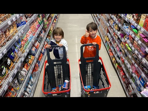 Yusuf ve Fatih Selim çocuk sepetiyle marketten cips çikolata ozmo sürpriz yumurta aldılar😍