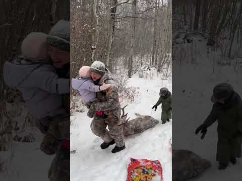 Packing out with the kiddos 🦌 #hunting #family #deer #special #perfect #happiness #kids #teaching