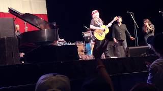 Willie Nelson and Henry Garza  Los Lonely Boys I&#39;ll Fly Away Live in Florida