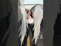 Laura Pausini canta ''Siamo soli nell'immenso vuoto che c'è'' di Raf su Tik Tok il 03-09-2026
