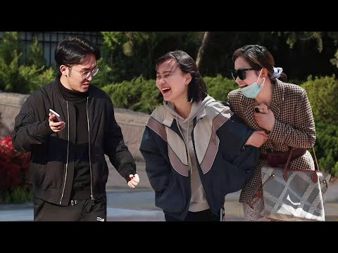 聽到有人喊自己“大姐”，小姐姐們上演一秒鐘變臉