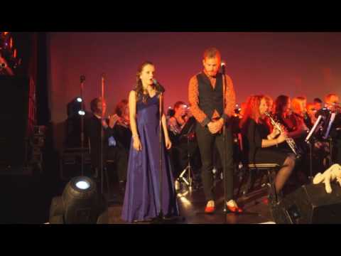 Amira Willighagen en Tim Akkerman - Barcelona - Concert for Charity Ronald McDonald Huis Arnhem