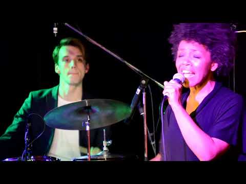 Clubdates - Fola Dada - 13 Blues Zugabe