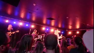 Smitn &amp; Thell - Cabin out in Nowhere