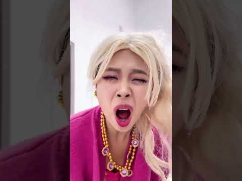 Why did Barbie's hair turn pink#barbie #barbiegirl