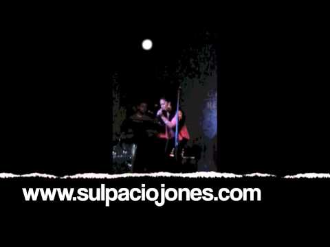 Sulpacio Jones covers Michael Jackson "Can't Help It" at Game Sports Bar LA