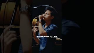 Download lagu Stevan Pasaribu & Andi Rianto - Bukan Milik Ku Lagi (Live Session) #shorts mp3
