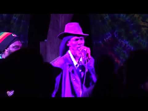 MIDNITE   AKAE BEKA Live in Williams   Give Jah the Glory