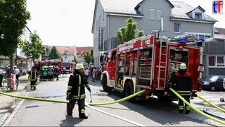 preview picture of video 'BARN FIRE INNER CITY / Scheunenbrand in Fellbach-Oeffingen, 10.07.2013'