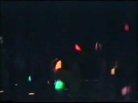 Bage-Bage Cinta by Yopie Latul