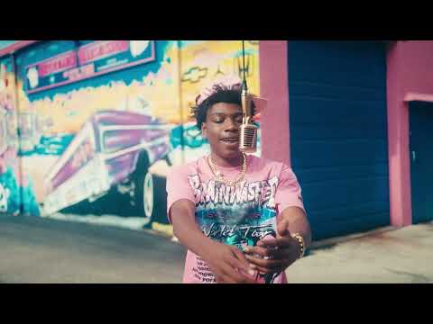 Sqweez - I’m Back on (Official One mic Video)