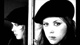 Kirsty MacColl... A New England