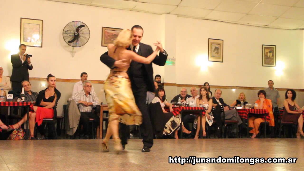 ALEJANDRA MANTIÑAN Y PANCHO MARTINEZ PEY  junto al CUARTETO DE ADOLFO GOMEZ