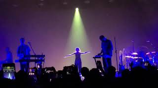 Download lagu Location Unknown - HONNE Live in KL 2019 mp3