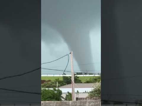 TORNADO EN SANTA ROSA DEL MONDAY, PARAGUAY #tornado