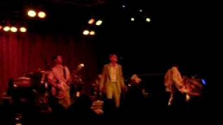 me first and the gimme gimmes - blowin in the wind