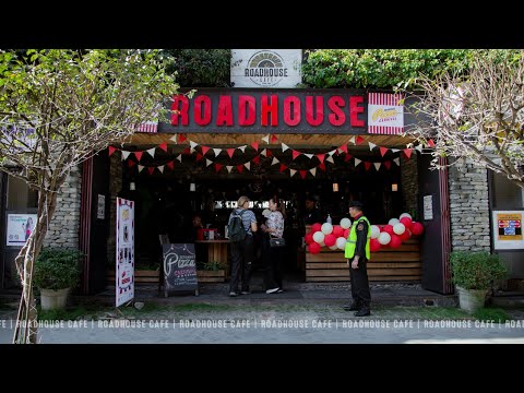 Roadhouse Pizza Carnival no Roadhouse Cafe Pokhara - 12 de novembro de 2022