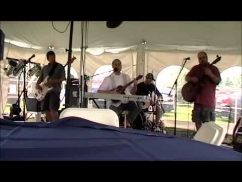 Alien Casinos performing Mud Football (Jack Johnson Cover)