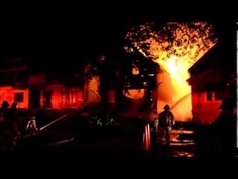 Buffalo FD 2+ Alarm - 173 Keystone st - 4 houses involved