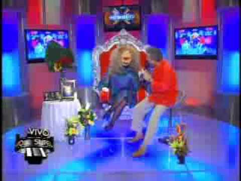 SuperXclusivo 2/25/11 - SBS le envía flores a La Comay