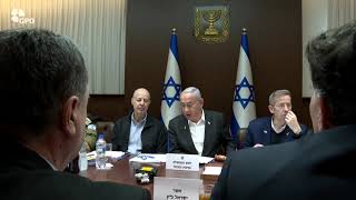 רה"מ נתניהו מכנס את הקבינט המדיני-ביטחוני (עדכוני משרד ראש הממשלה) - התמונה מוצגת ישירות מתוך אתר האינטרנט יוטיוב. זכויות היוצרים בתמונה שייכות ליוצרה. קישור קרדיט למקור התוכן נמצא בתוך דף הסרטון