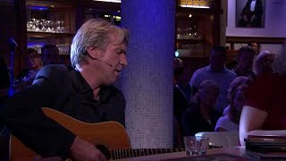Frank Boeijen speelt aan tafel 'Zeg me dat het niet zo is' - RTL LATE NIGHT/ SUMMER NIGHT