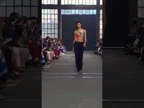 Barbara Valente walking for Missoni SS22 #barbara #missoni