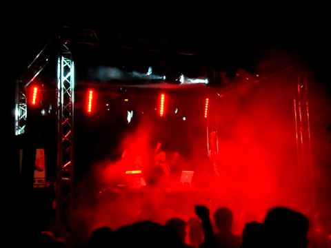 DJ RIM playing a remix of "Sexy bitch" @ EVIAN SUMMER SENSATION - 02/07/2011