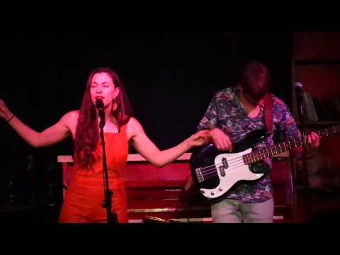 Lindsay Lou - Smooth & Groovy @ Smiths Alternative, Canberra, 2019.