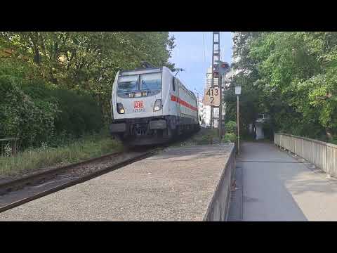 DBFV 147 552 (BR 147.5) mit IC 2005 Emden Hbf - Konstanz in Konstanz-Petershausen