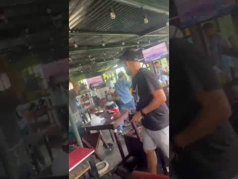 La policía capturó a unas personas por desórdenes públicos en San Marcos San Salvador Sur.#Sanmarcos