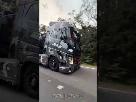 Ta Ciężarówka Wygląda na Opętaną! 🚚