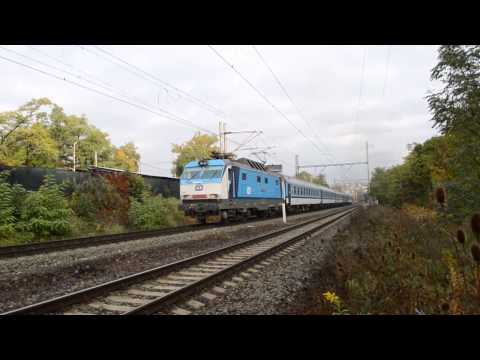 Barča 749 107-9 na Os 9055 a modrý banán 150 213-7 Praha-Vršovice-depo