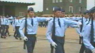 preview picture of video 'Força Aérea BA2-OTA primeira incorporação de mulheres 1991 (part 5/7)'