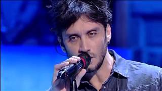 Fabrizio Moro - &quot;Portami via&quot; - Live in Amici