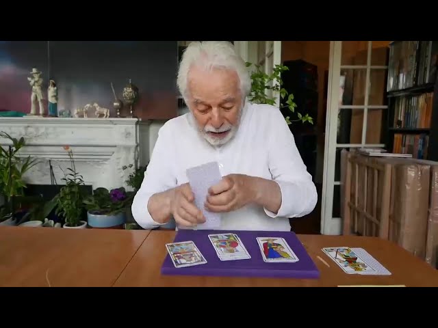 Vídeo relacionado con Tarot: Un camino de autoconocimiento (Tabla de esmeralda)