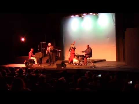 Miguel Zenon presents Caravana Cultural - Tribute to Charles Mingus (Self-Portrait in Three Colors)